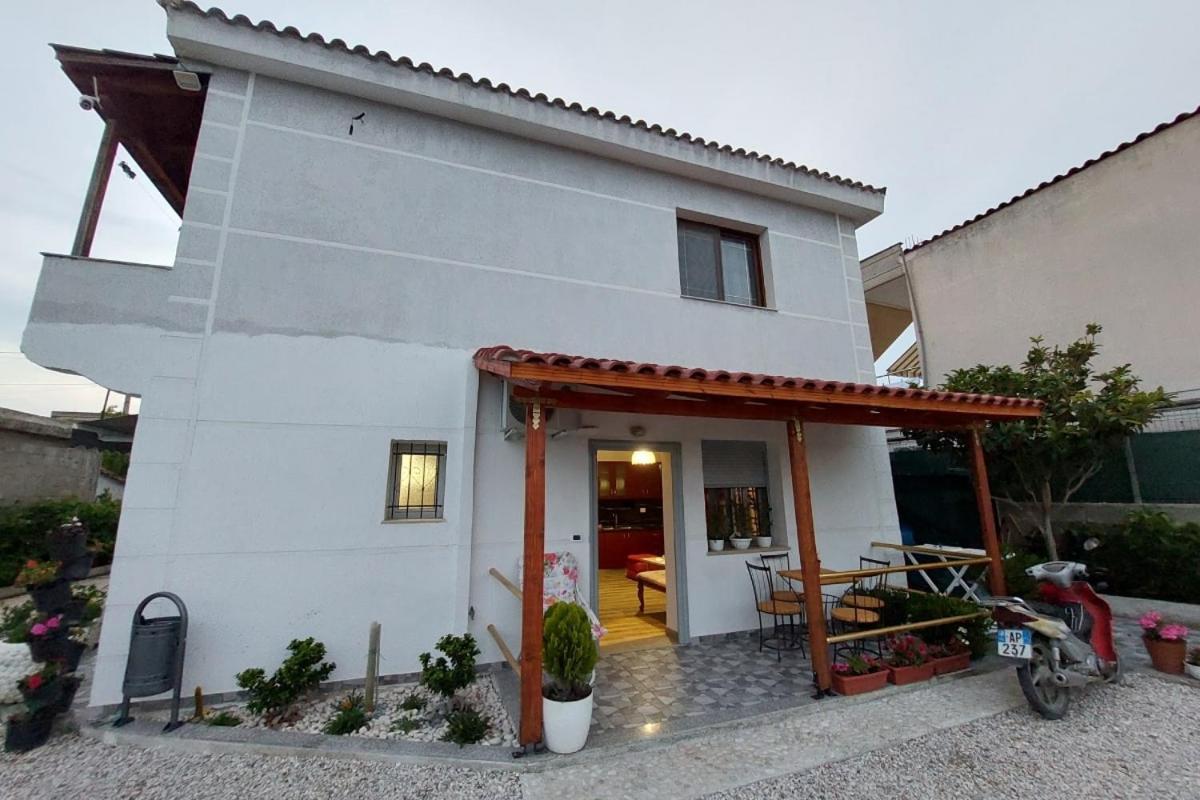 villa Heljos apartaments Vlorë Habitación foto